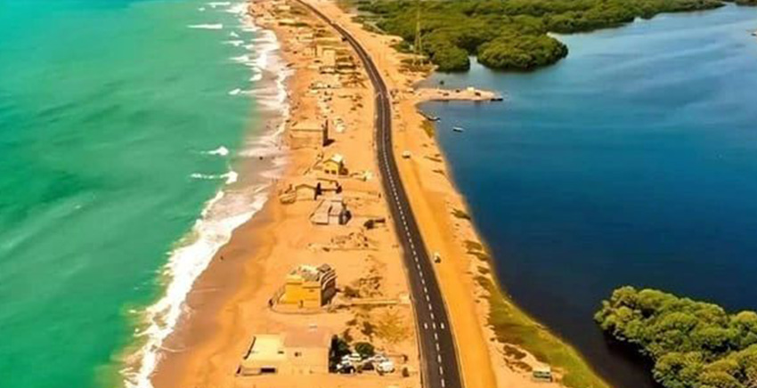 Karachi - Sandspit Beach