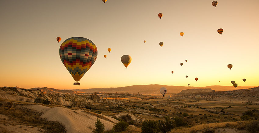 air ballons in the sky